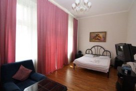 Квартира посуточно в Киеве на ул. Большая Житомирская, 6