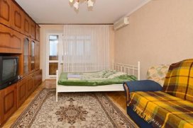 Квартира посуточно в Киеве на ул. Межигорская, 50