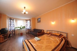 Квартира посуточно в Киеве на ул. Межигорская, 43