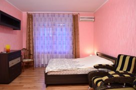 Квартира посуточно в Киеве на ул. Щекавицкая, 30/39