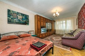 Квартира посуточно в Киеве на ул. Урицкого, 17