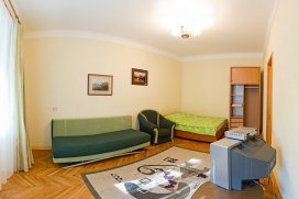 Квартира посуточно в Киеве на ул. Семьи Хохловых, 6