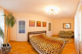 Квартира посуточно в Киеве на ул. Якира, 21-а