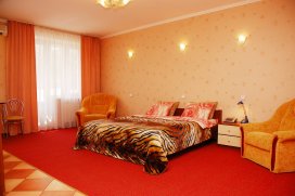 Квартира посуточно в Киеве на ул. Малая Житомирская, 10