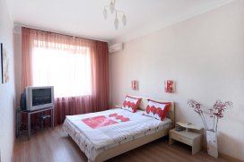 Квартира посуточно в Киеве на ул. Бассейная, 23
