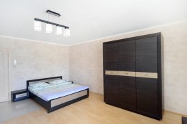Квартира посуточно в Киеве на ул. Шелковичная, 48