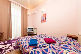 Квартира посуточно в Киеве на ул. Круглоуниверситетская, 14