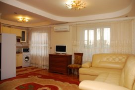 Квартира посуточно в Киеве на пер. Щёрса, 5А