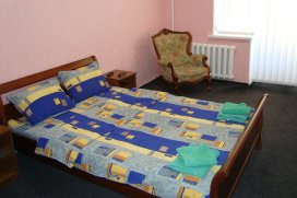 Квартира посуточно в Киеве на ул. Бассейная, 3