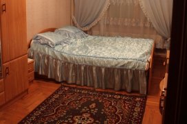 Квартира посуточно в Киеве на пер. Моторный, 5/7