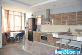 Квартира посуточно в Киеве на ул. Дегтяревская, 25А