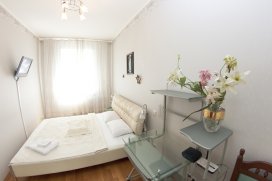 Квартира посуточно в Киеве на ул. Госпитальная, 2