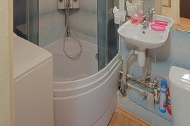 Квартира посуточно в Киеве на ул. Николая Лескова, 6