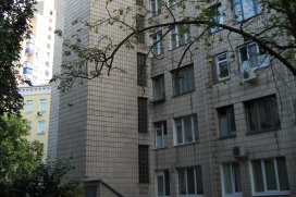 Квартира посуточно в Киеве на ул. Рыбальская, 3