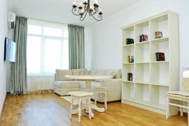 Квартира посуточно в Киеве на ул. Ованеса Туманяна, 3