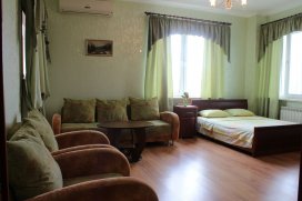 Квартира посуточно в Киеве на ул. Срибнокильская, 3в